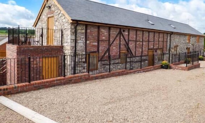 Oswestry House | THE STABLES, family friendly, luxury holiday cottage in Llanyblodwel