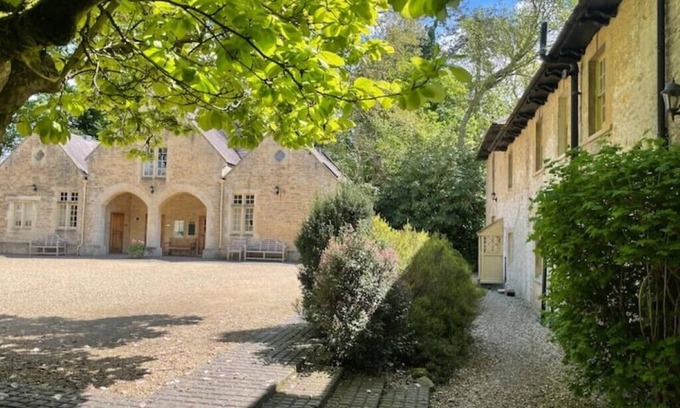 Lullington Cottage | The Stables, Orchardleigh Estate