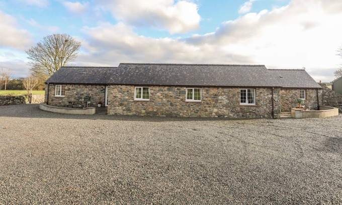 Bodorgan Cottage | THE STABLES, pet friendly, character holiday cottage in Llangefni