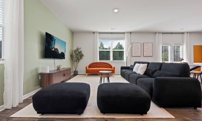 Fairburn House | The Stay Haus - Modern 4 Bedroom