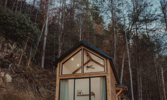 Rogers Cabin | The Stoic - Tiny Cabin in RRG