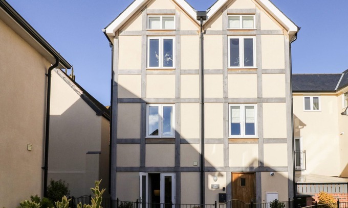 Ludlow House | THE STOKESAY, pet friendly, with a garden in Ludlow