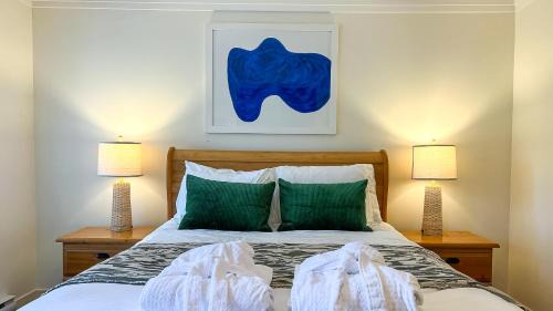 Madeira Park Hotel | The Stonewater