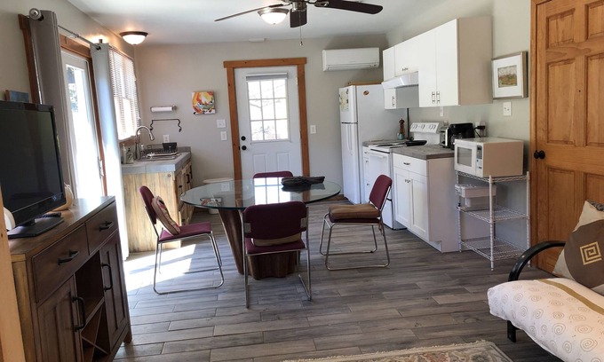 Hot Springs Apartment | The Studio at Gallery339, cozy, inspiring, perfect for mountain activities