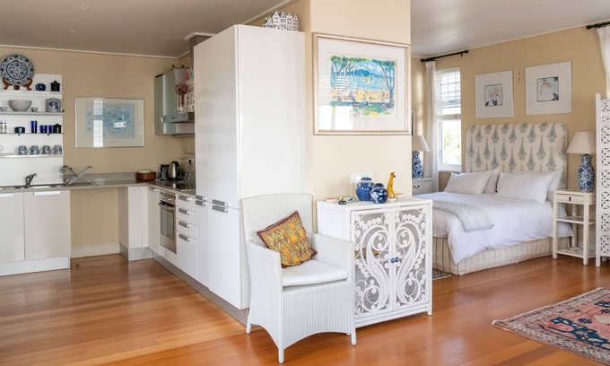 Kalk Bay Apartment | The Studio at the Majestic, Kalk Bay