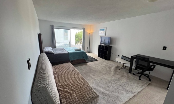 Mar Vista Apartment | The studio + quiet + private + safe great location