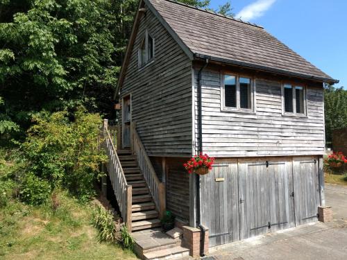 Crickhowell House | The Studio, Upper House Farm, Crickhowell.
