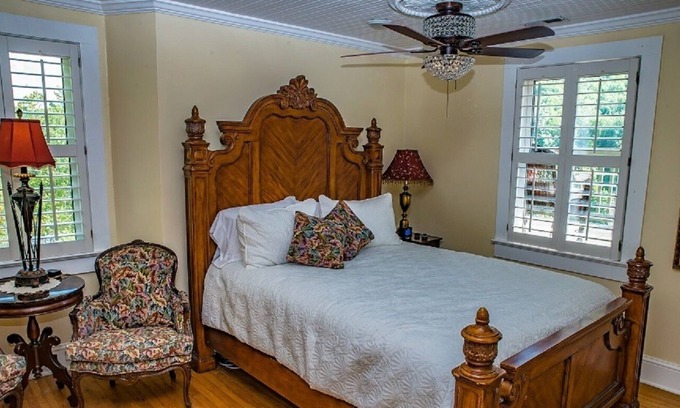 Chimney Rock House | THE SUITE at Chimney Rock Manor MAGNIFICENT VIEWS!