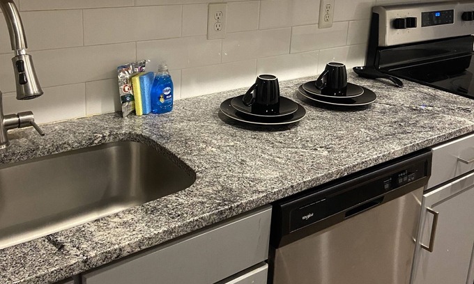 Ladson Apartment | The Summertime Chillout