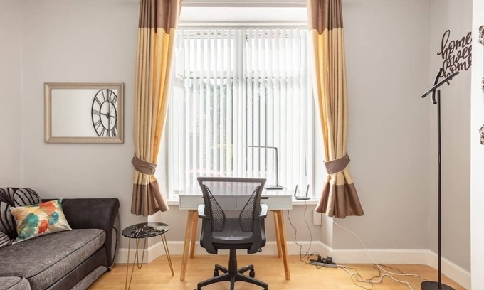 Central Aberdeen Apartment | The Summit Holburn - Central Aberdeen | Ultra fast wifi