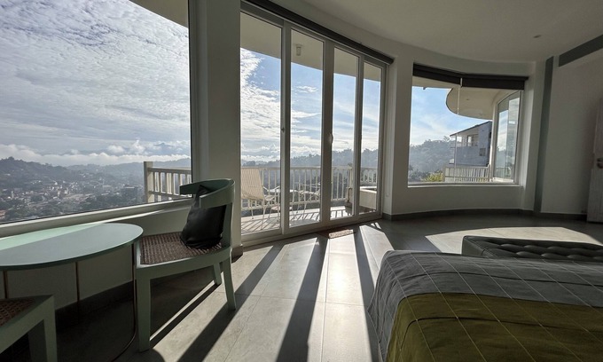 Kandy Bed & Breakfast | The Summit