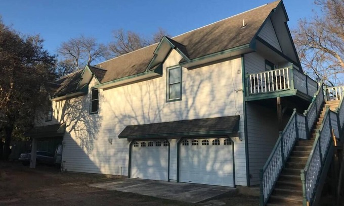 Dunbar Apartment | The Sunflower Cottage
