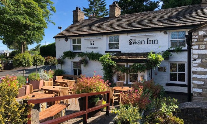 Kettleshulme Hotel | The Swan Inn