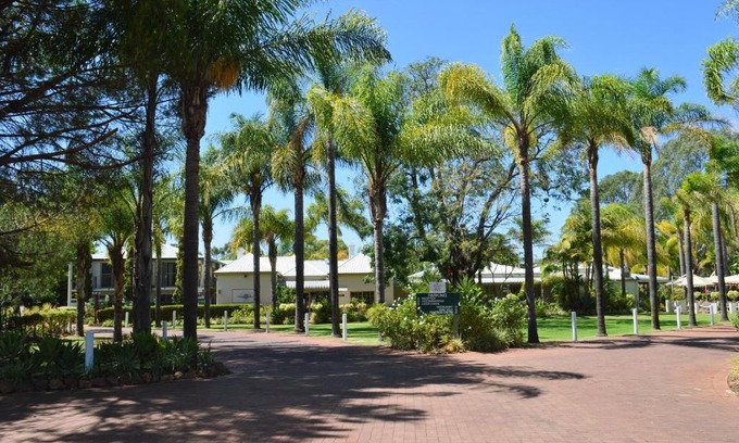 Henley Brook Resort | The Swan Valley Hotel