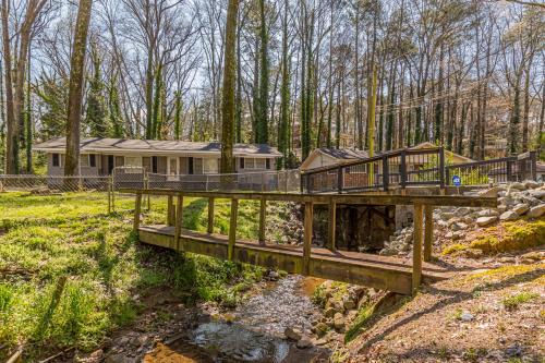 East Point House | The Sweet Creek Luxurious Villas