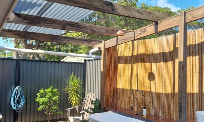 Brisbane Waterfront House | The Taverna nBeach House, Kooringal, Moreton Island