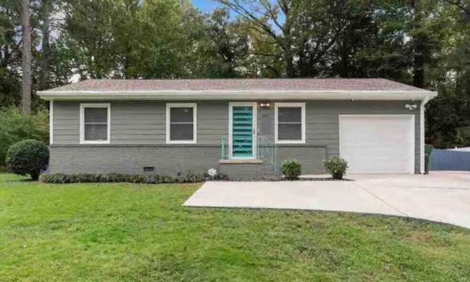 Atlanta House | The Teal Door - West Midtown - Minutes from Fun!