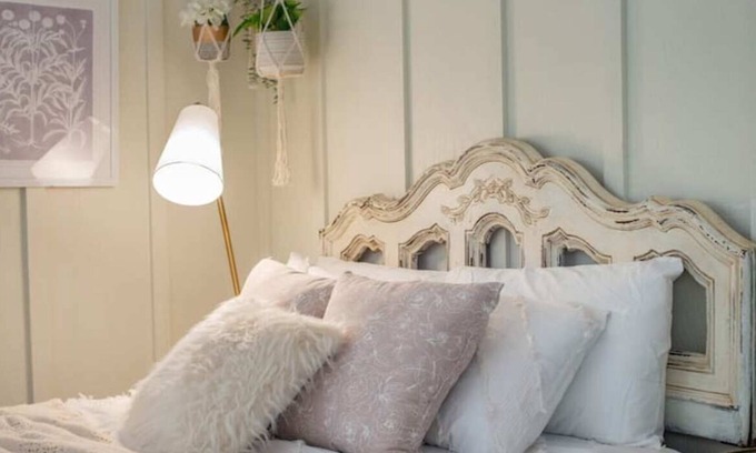 Vein Mountain Apartment | "The Terrace" - a boho suite at Riverfront Camp