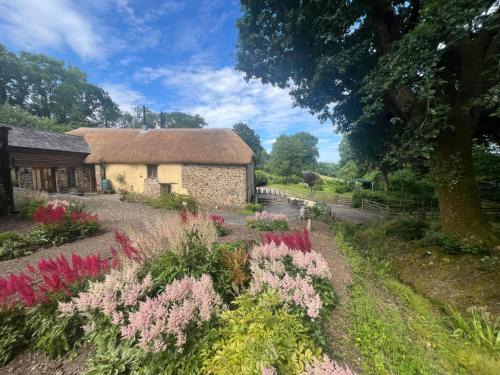 Highampton House | The Threshing Barn