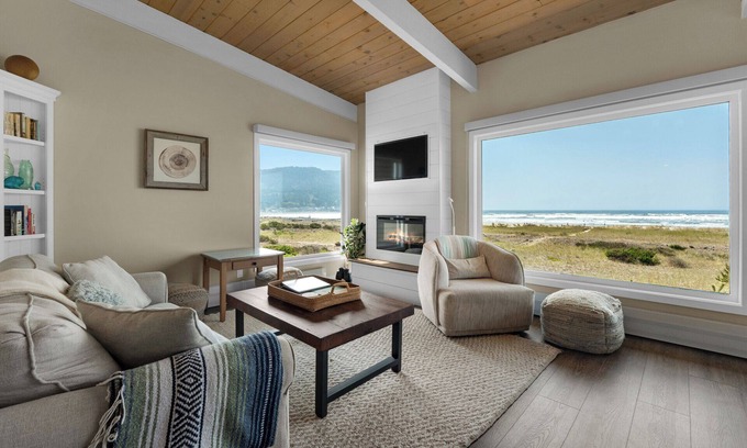 Seaside Condo | The Tides by the Sea - Entire rental unit in Seaside, Oregon, United States