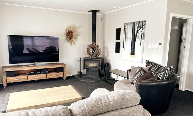 Tirau House | The Tirau Cottage - Waikato