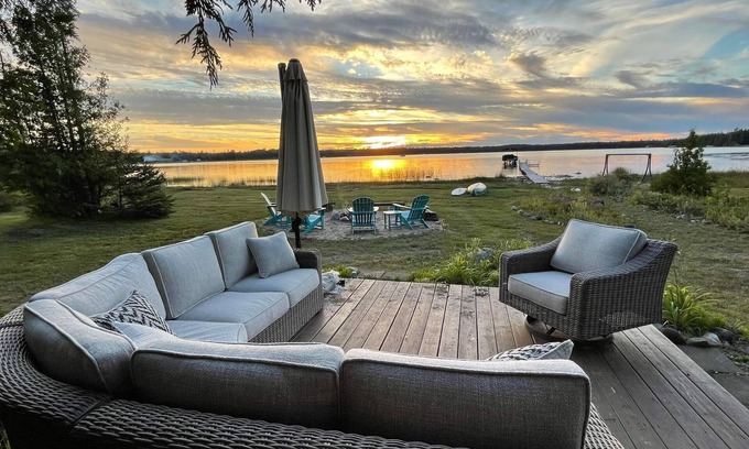 Presque Isle House | The Toasted Marshmallow Lakeside Retreat