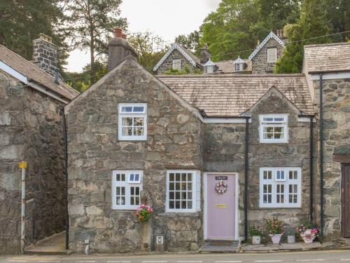 Dolgellau House | The Toll House