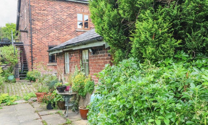 Warrington House | The Toolshed