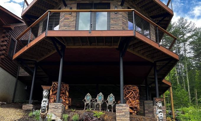Mars Hill Apartment | The Tower, Private Mountain Majesty on 11 Acres, 20 Min from AVL