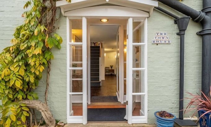 Hollesley House | The Town House, Hollesley