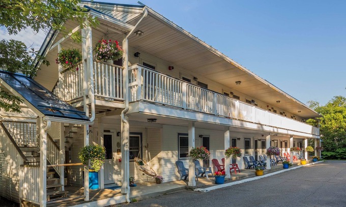 Camden Bed & Breakfast | The Towne Motel