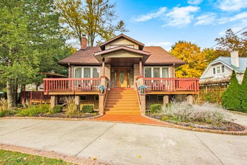 Union Pier House | The Townline House