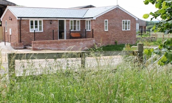 West Knoyle Cottage | THE TRACTOR SHED, pet friendly, with a garden in Shaftesbury