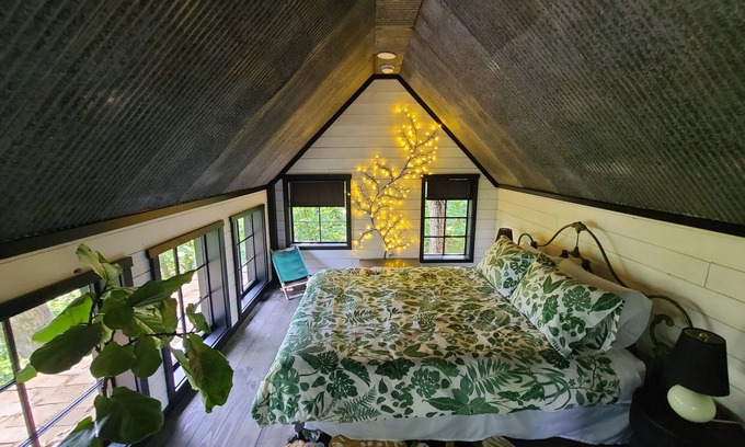 Chattanooga House | The Treetop Hideaways at Ruby Falls