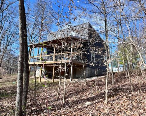 Logan House | The Treetop Retreat – Family Getaway in Scenic Hocking Hills