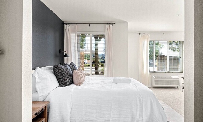 Paradise Apartment | The Trinity | Studio in Paradise