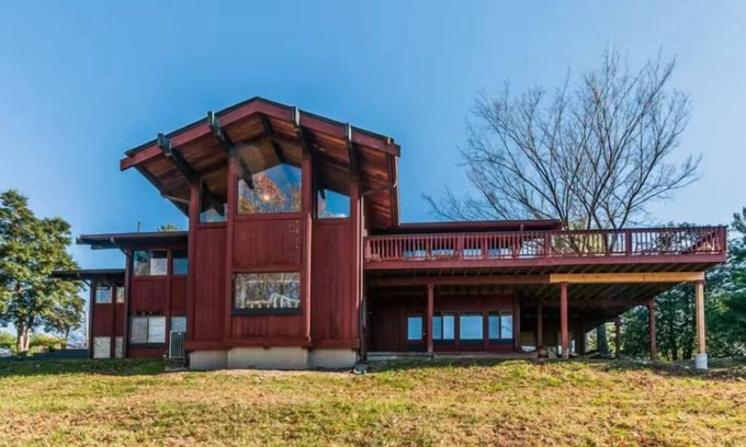 Sparta House | The Tulip Tree Bay Lodge