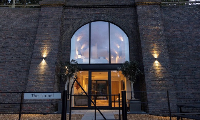 Middleton Cheney Cottage | The Tunnel at Bridge Lake Farm and Fishery