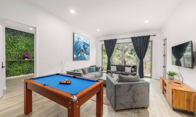 Mission Valley East Apartment | The Tuscan Penthouse 2 bedroom Suite/Family Getaway!