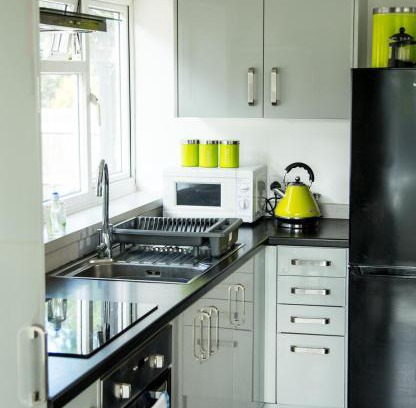 Crawley Villa | The Tushmore