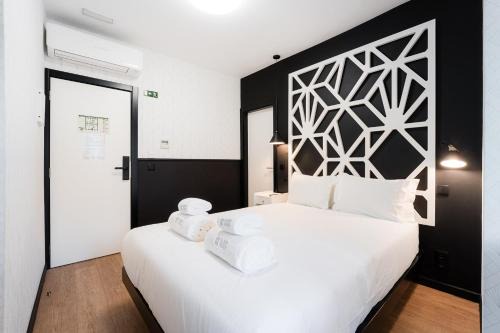 Sao Jorge de Arroios Hotel | The Twenties by GuestReady