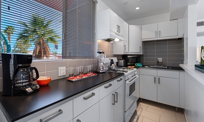 Uptown Design District Hotel | The Twist Palm Springs
