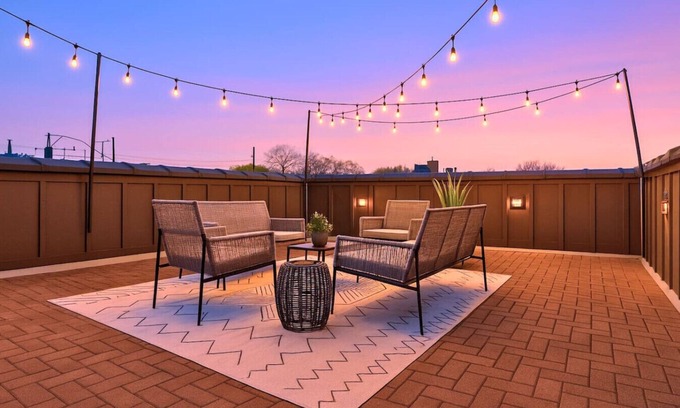 Hadley - Washington House | The Ultimate Double Rooftop Deck w/Skyline Views