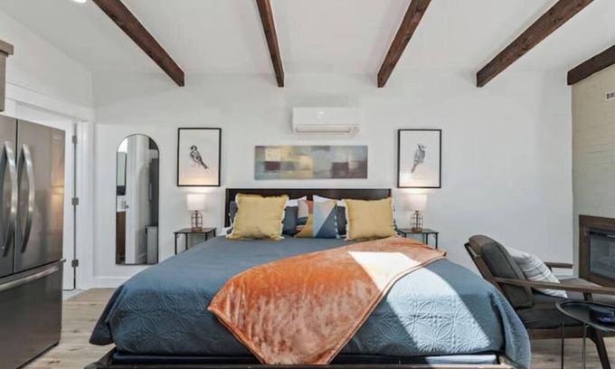 South Salt Lake Apartment | The Ultimate SLC Studio - Fireplace - Hot Tub - Firepits-Shared Backyard+Parking