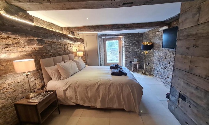 Frome House | The Undercoft luxury private studio at The Old Church House central Frome