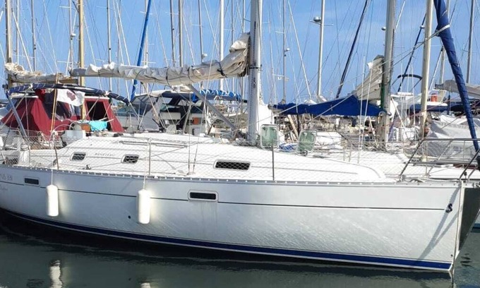 Santa-Maria-Poggio Boat Rental | The unusual. Unforgettable vacations on a sailboat.