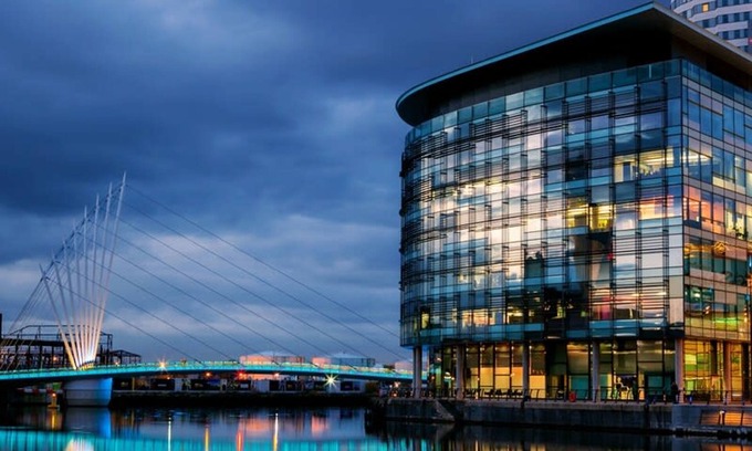 Trafford Apartment | The Upper Gathering - Sleeps Up To 9 Sale