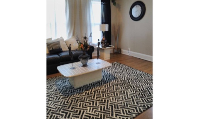 Elmwood Place House | The upstairs unit is a nice comfable place. Its stylish, spacious and relaxing