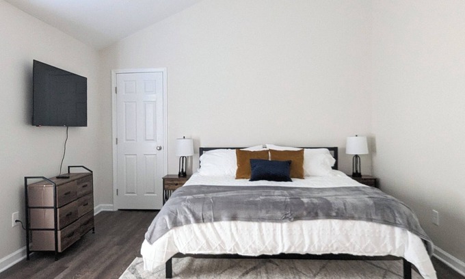 Uptown House | The Uptown Memphian - Free Parking, Only a Block from St. Jude