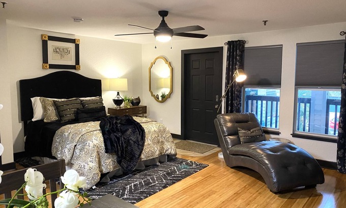 Safety Harbor Apartment | The Uptown Studio